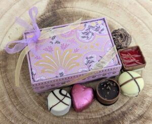 Sara Miller Filigree tin filled with 6 chocolates